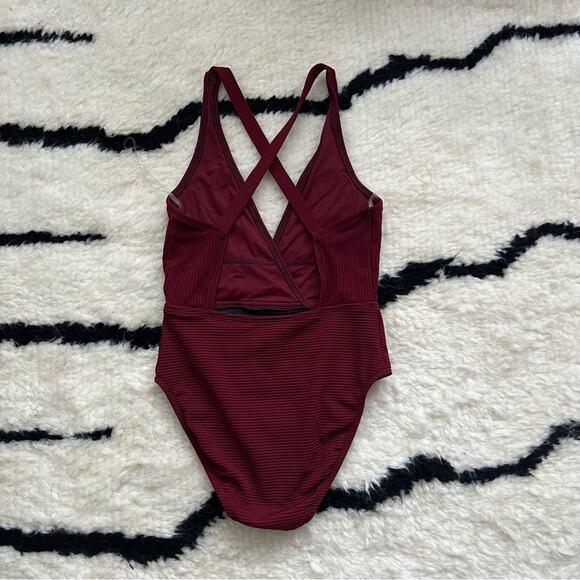 La Blanca Crimson Red Ribbed Cross Back One Piece Swimsuit - Picture 5 of 7
